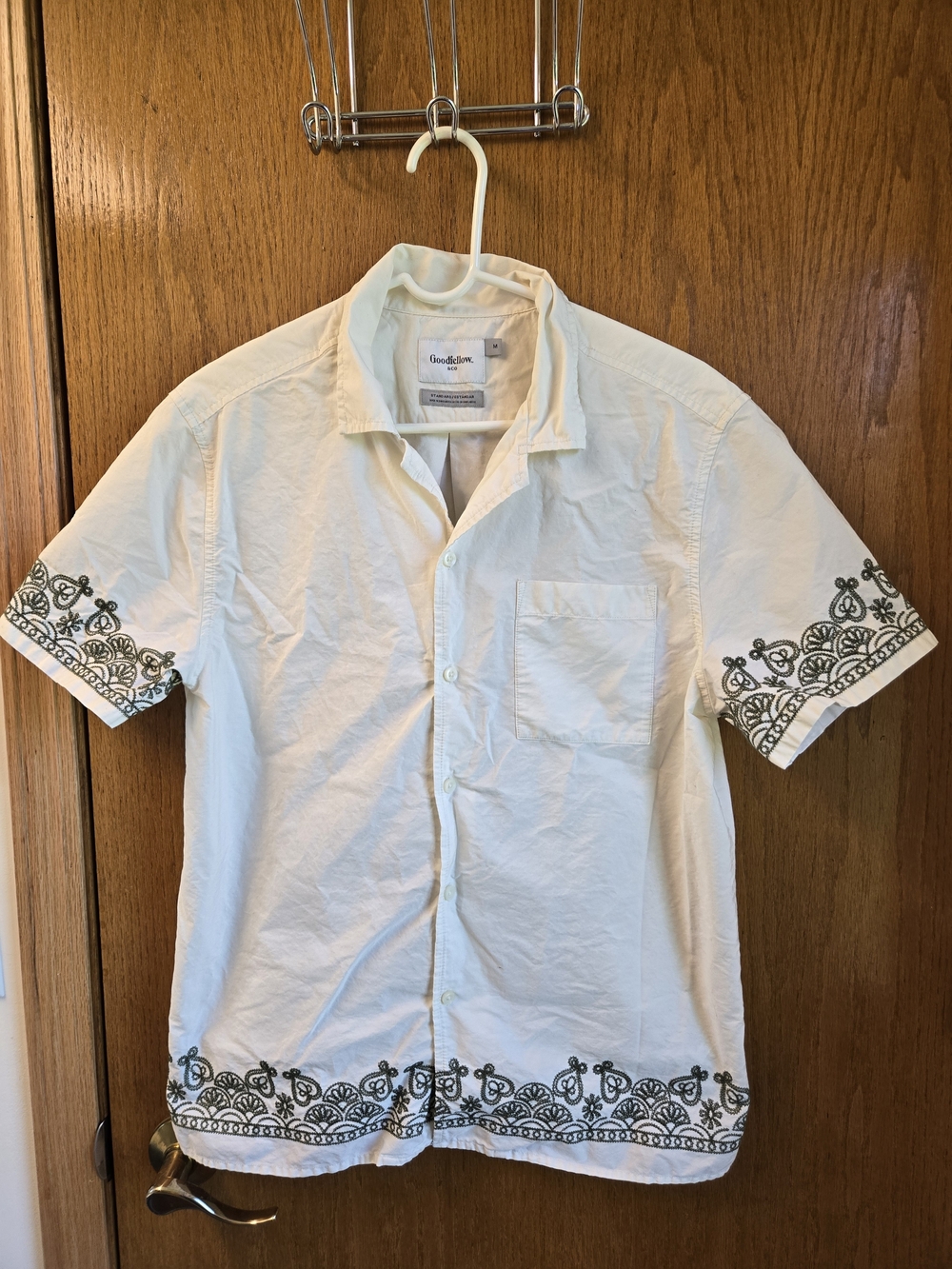 Goodfellow & Co Men's White Short-Sleeve Button-Up Shirt with Green Trim
